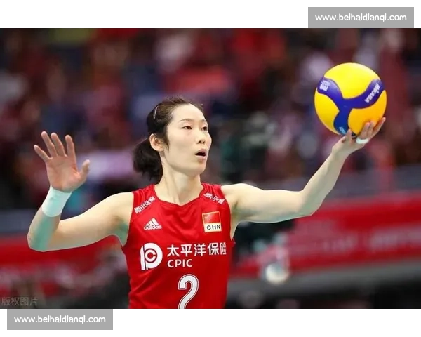 中国女排逆转告捷！朱婷伤愈归来，赛场闪耀全场！